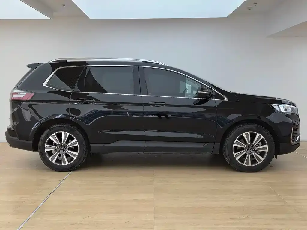 Ford Edge — фото 6