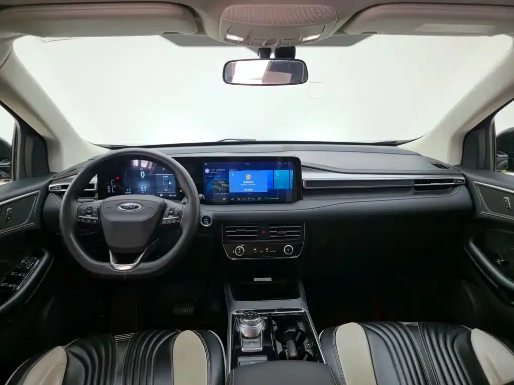 Ford Edge — фото 10
