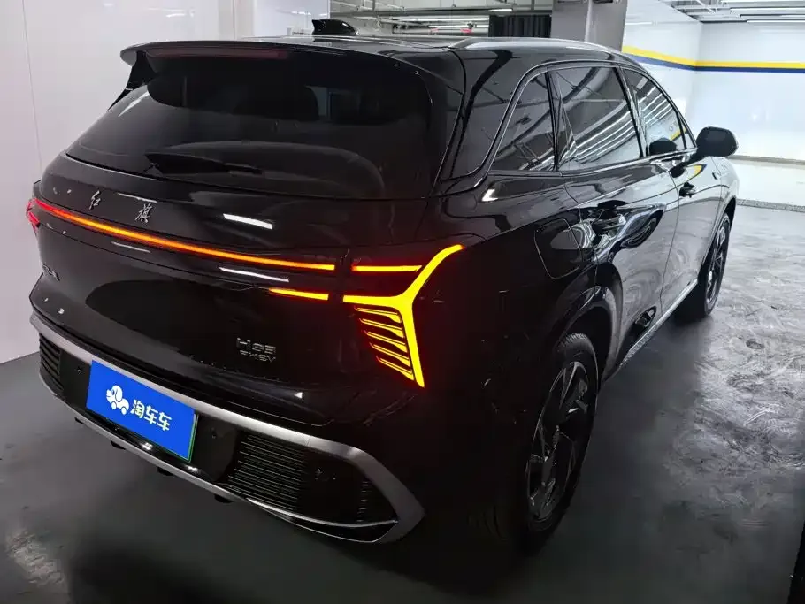 Hongqi HS3 PHEV — фото 7