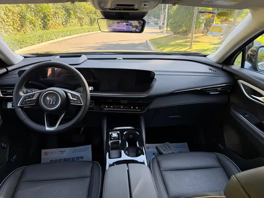 Buick Envision Plus — фото 10
