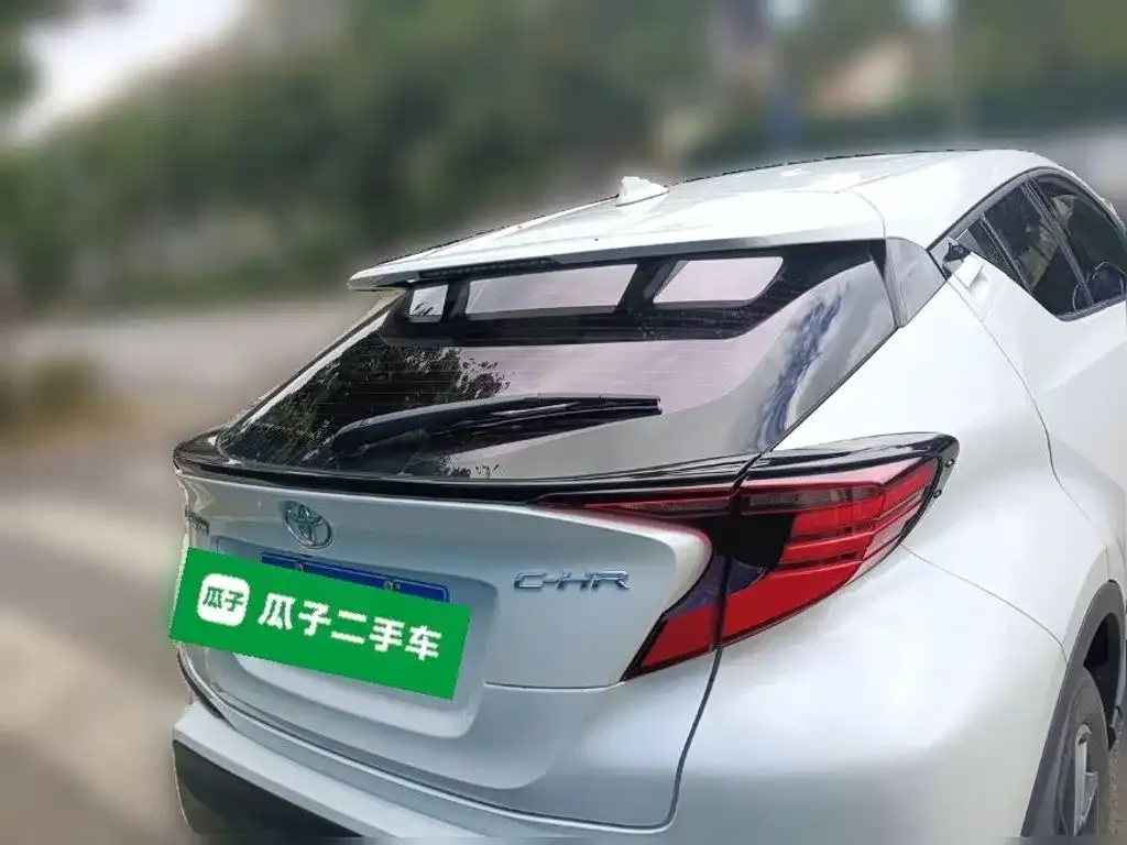 Toyota C-HR — фото 8