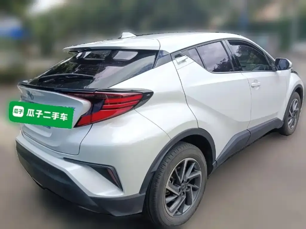 Toyota C-HR — фото 7