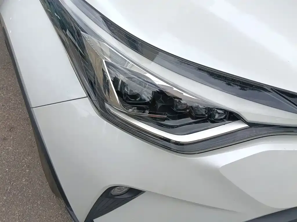 Toyota C-HR — фото 4