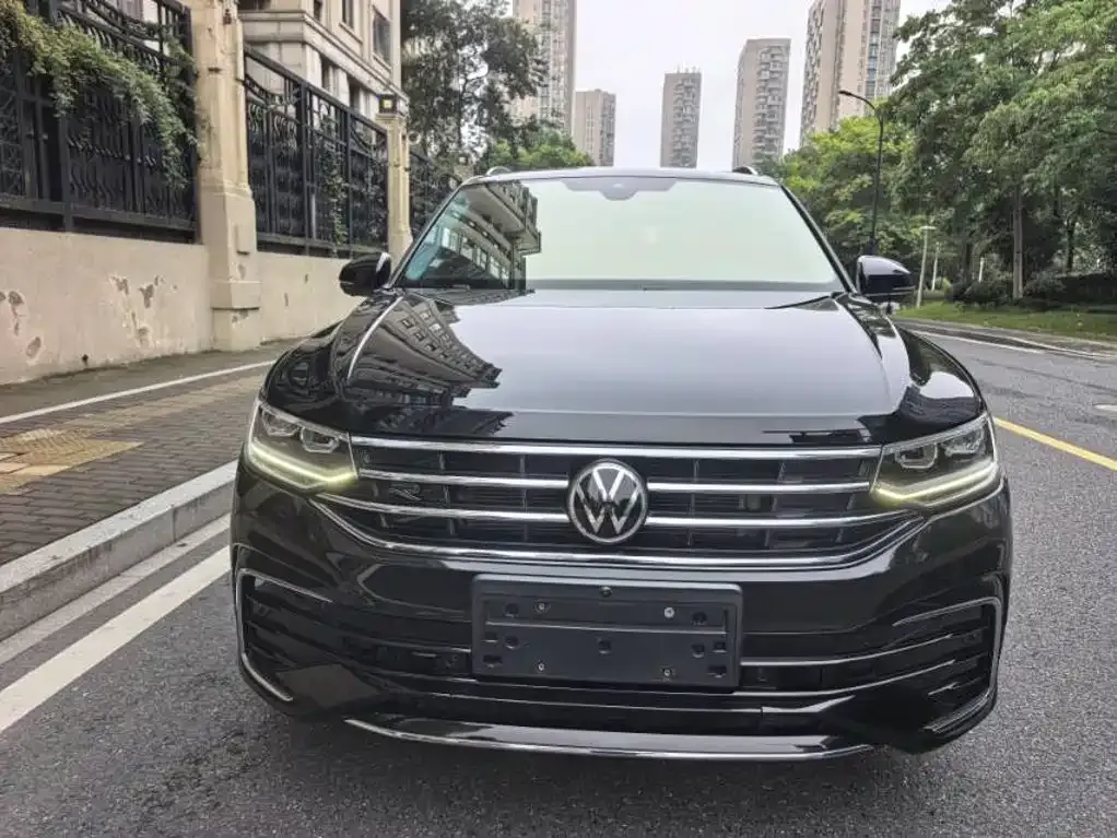 Volkswagen Tiguan L — фото 6