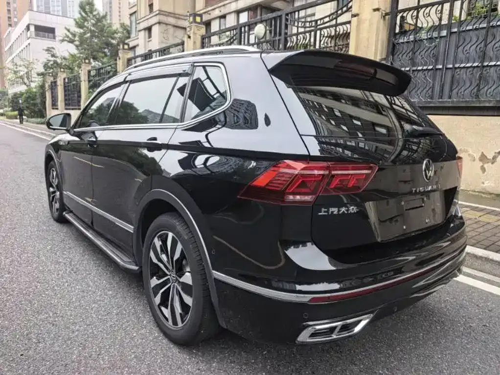 Volkswagen Tiguan L — фото 2