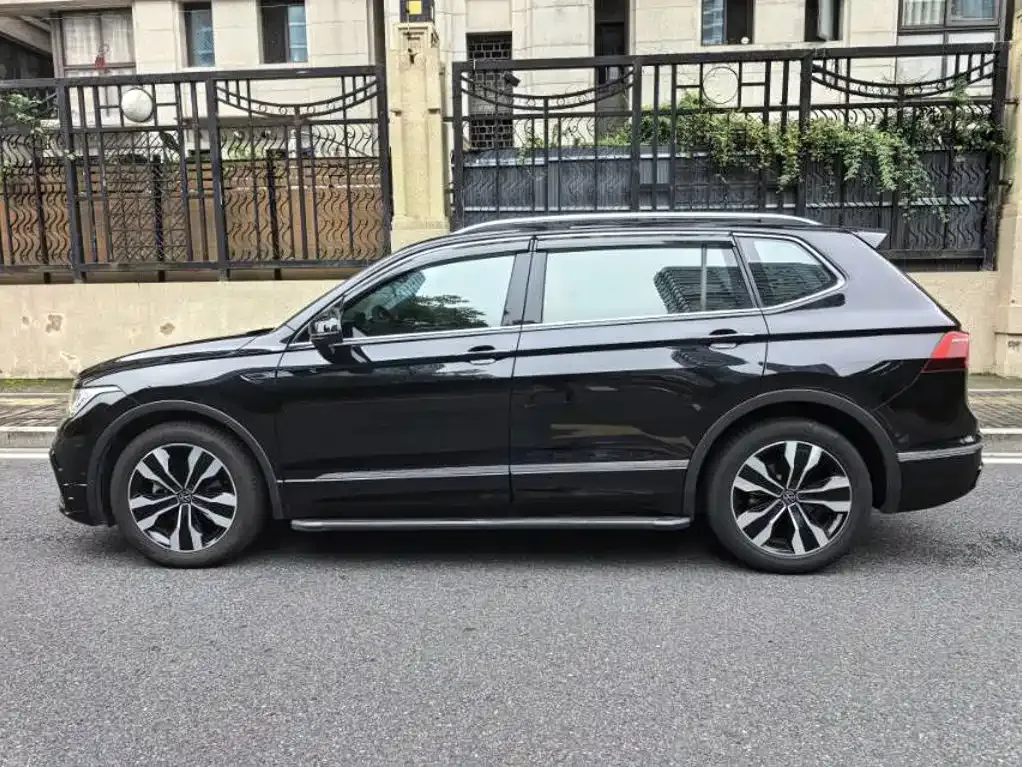 Volkswagen Tiguan L — фото 7