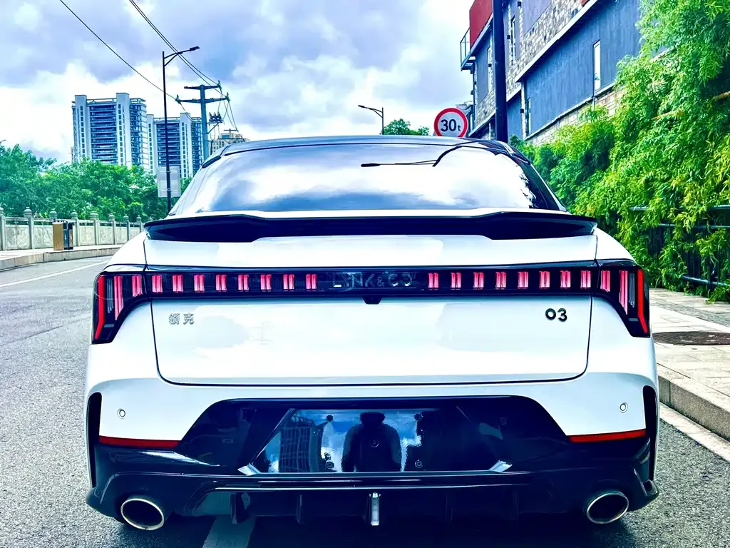 Lynk & Co 03 — фото 3