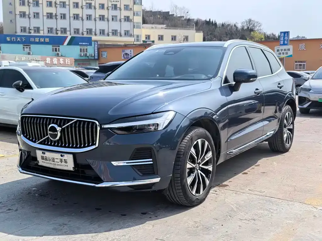 Volvo XC60 — фото 1