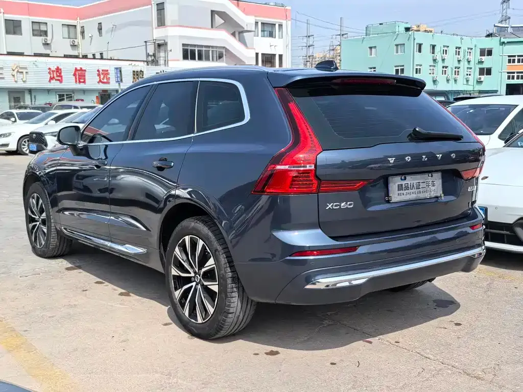 Volvo XC60 — фото 5