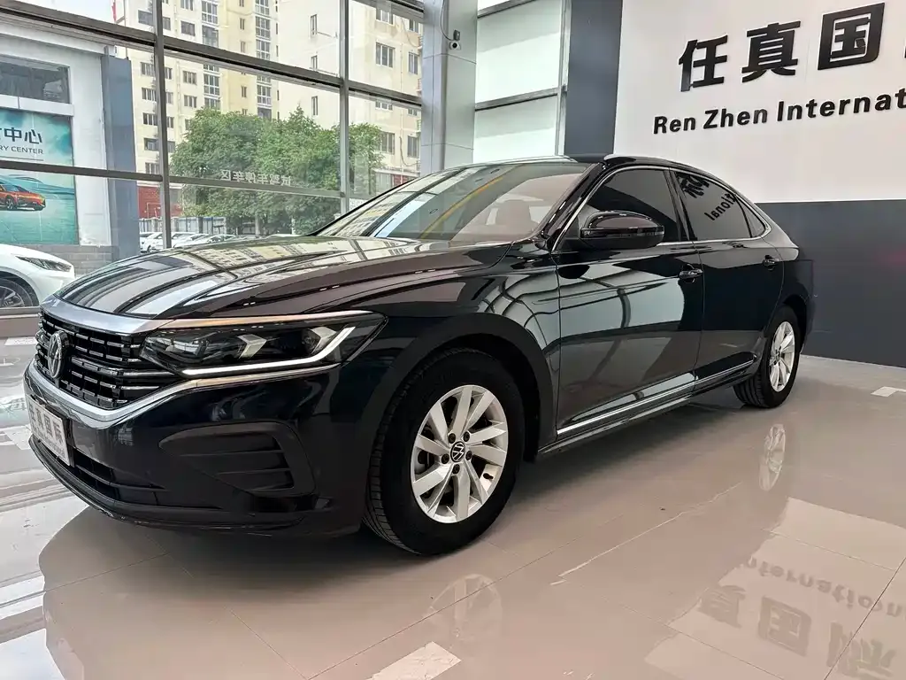 Volkswagen Passat — фото 1