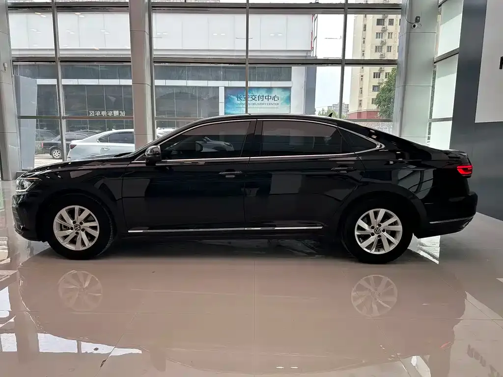 Volkswagen Passat — фото 8