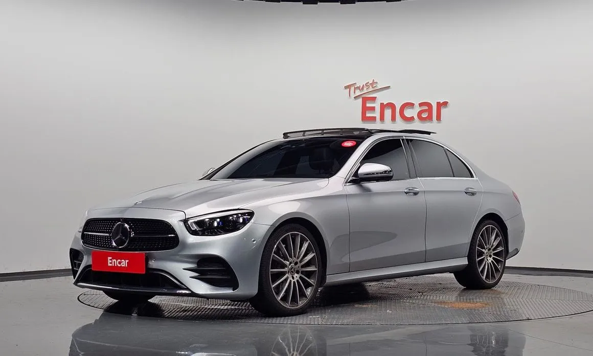 Mercedes-Benz E-Class — фото 1