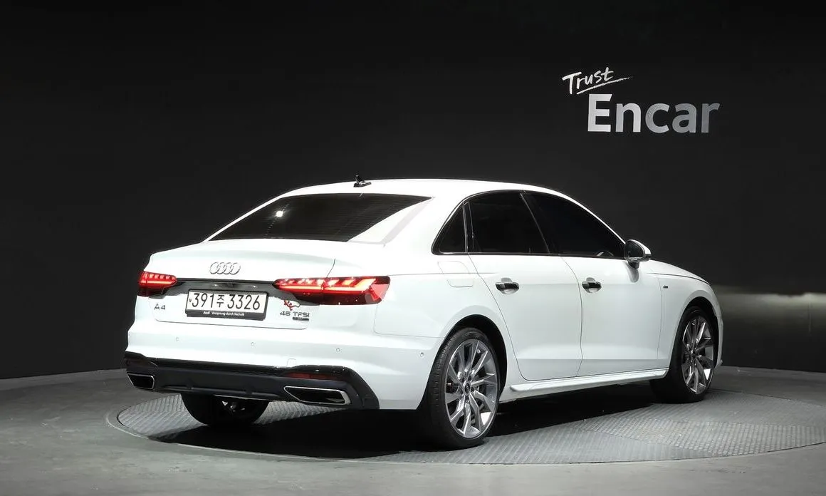 Audi A4 — фото 7