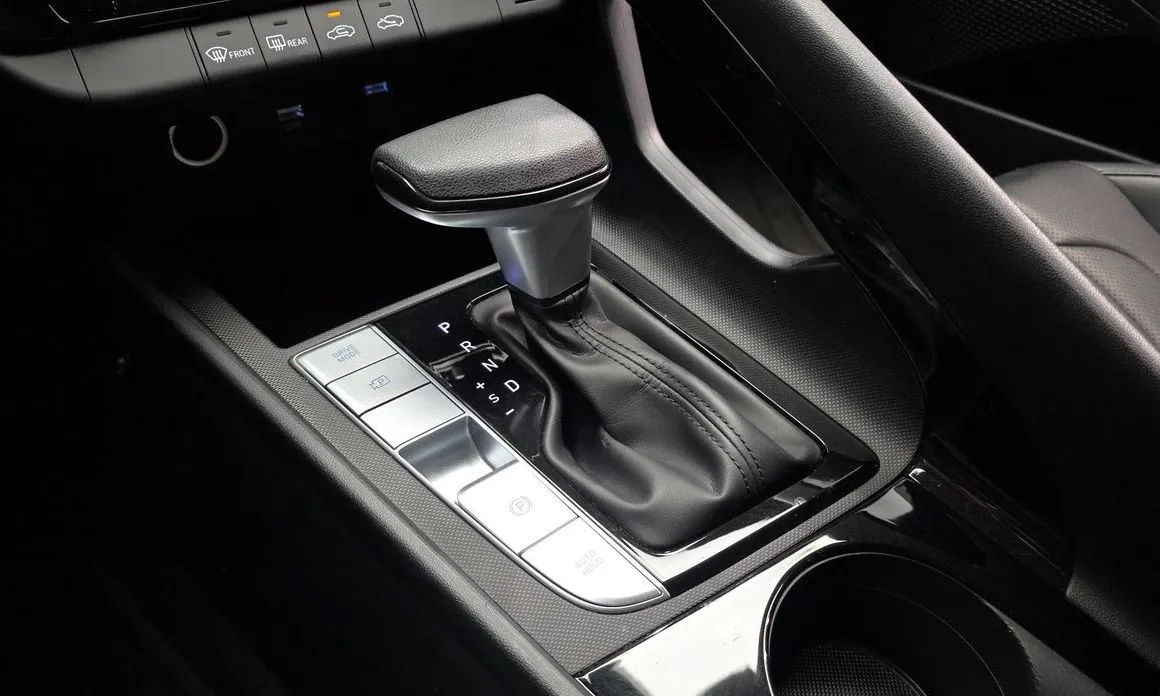 Hyundai AVANTE — фото 3