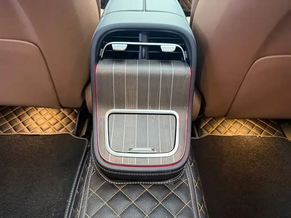 Mercedes-Benz E-Class — фото 6