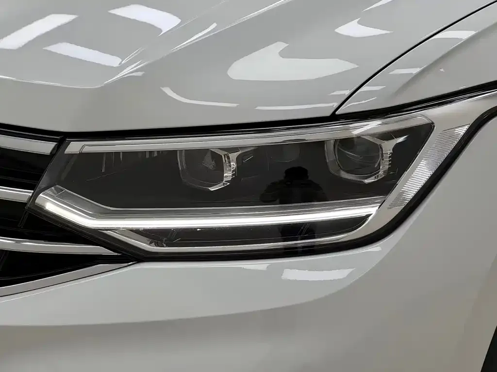 Volkswagen Tiguan L — фото 3