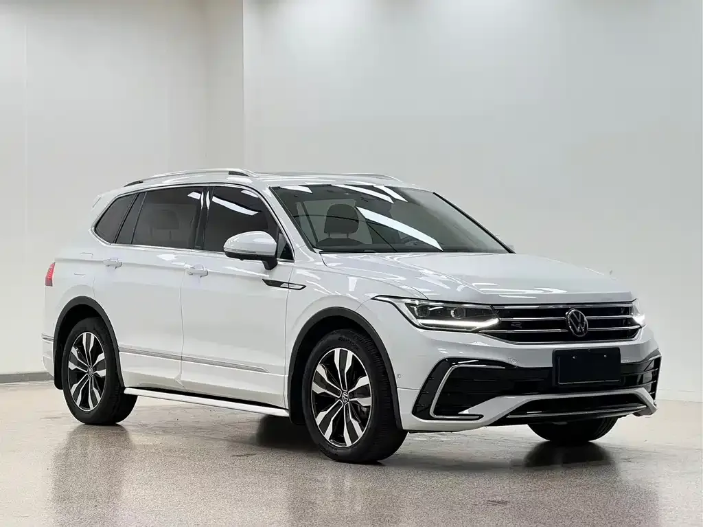 Volkswagen Tiguan L — фото 4