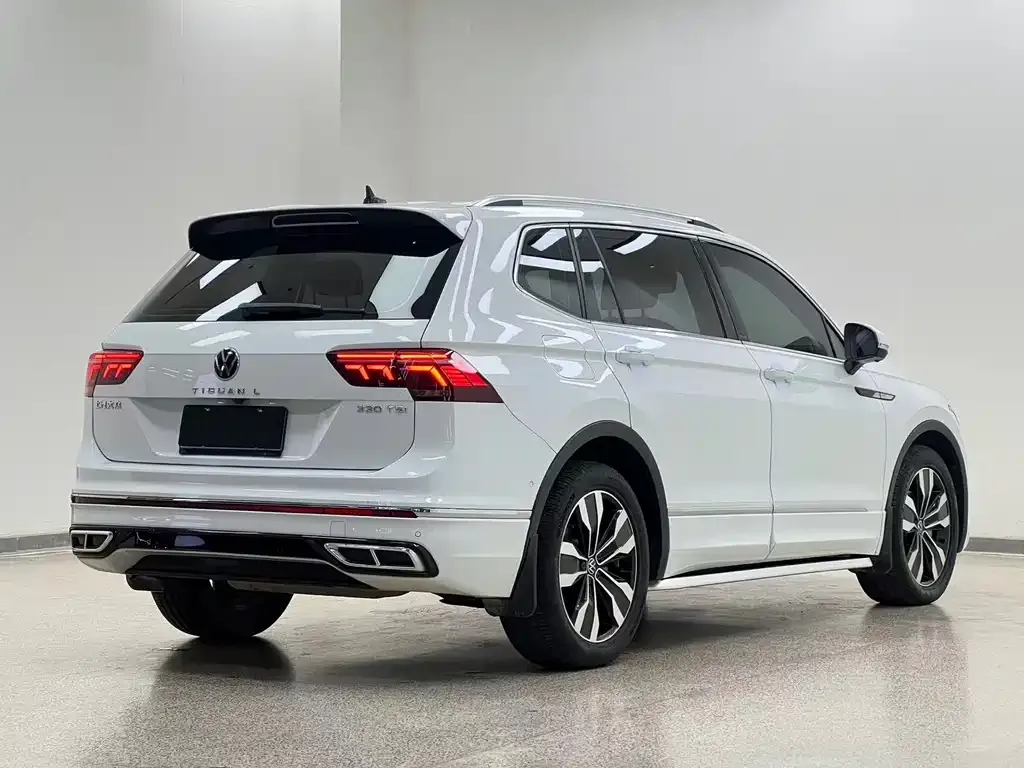 Volkswagen Tiguan L — фото 5