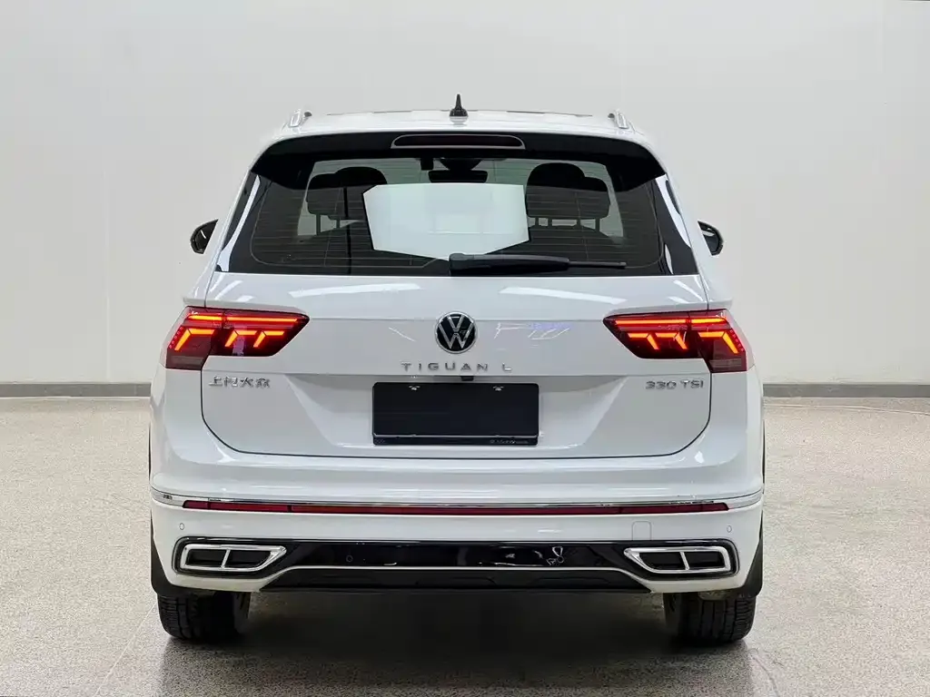 Volkswagen Tiguan L — фото 10