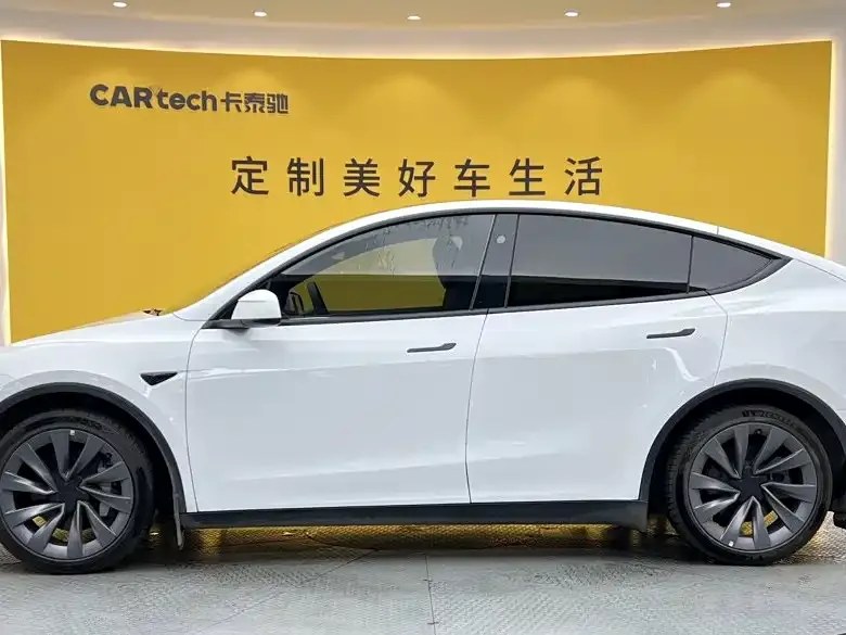Tesla Model Y — фото 6