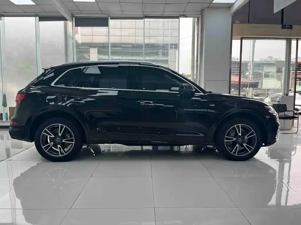Audi Q5L — фото 2