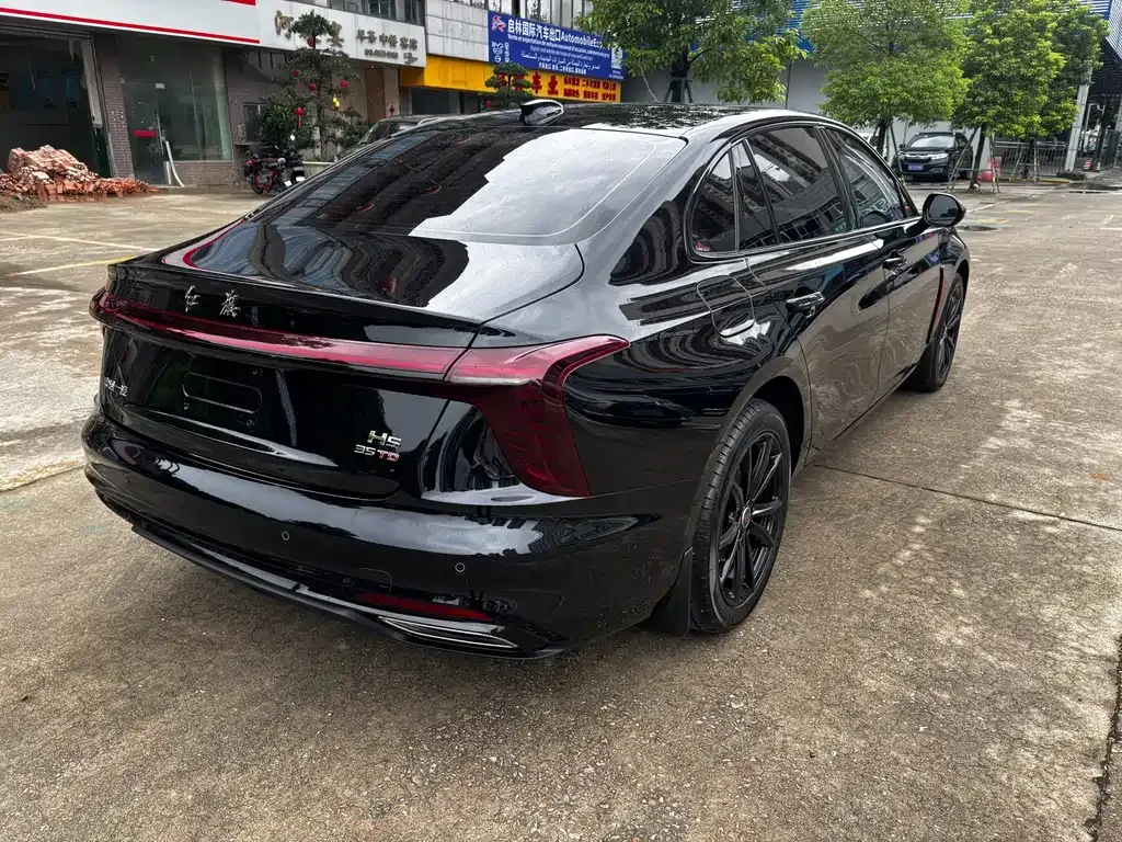 Hongqi H5 — фото 8