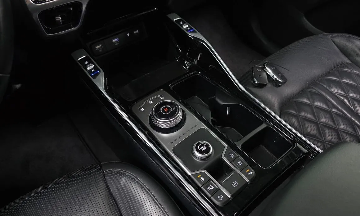 Kia Sorento — фото 5