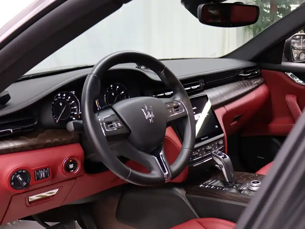 Maserati Quattroporte — фото 3