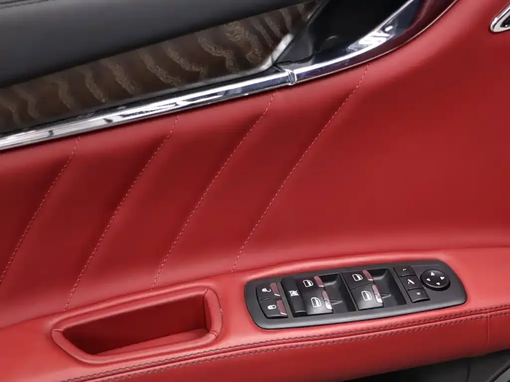 Maserati Quattroporte — фото 7