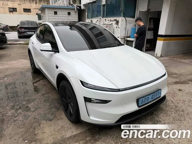 Tesla Model Y — фото 3