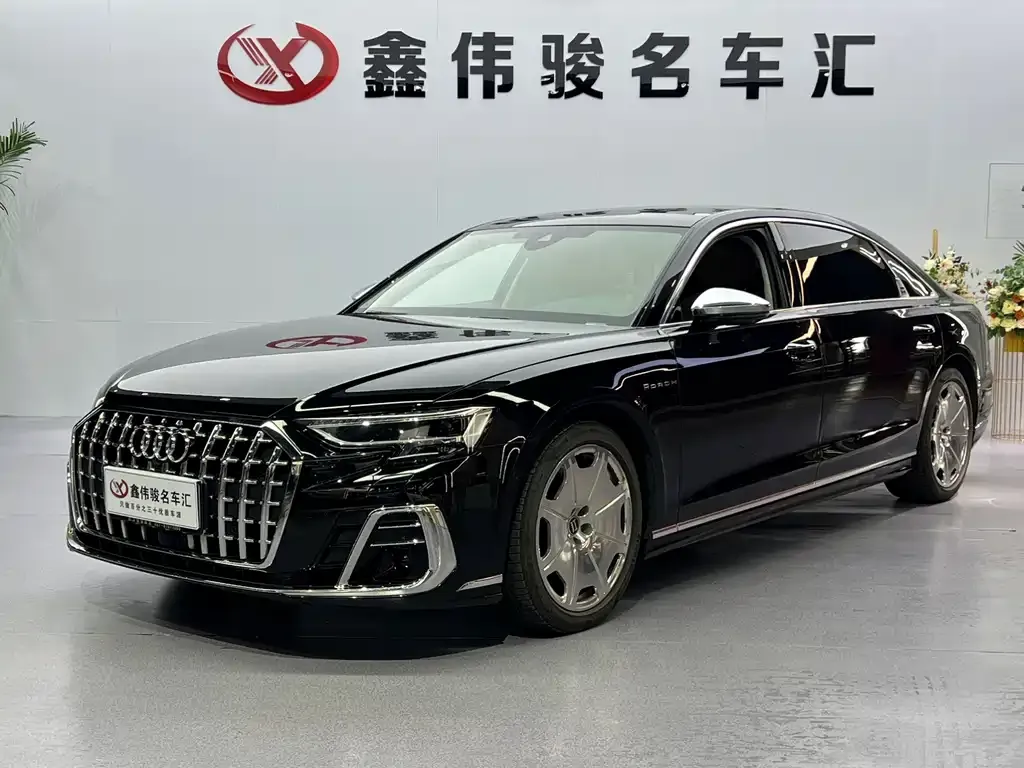 Audi A8 — фото 1