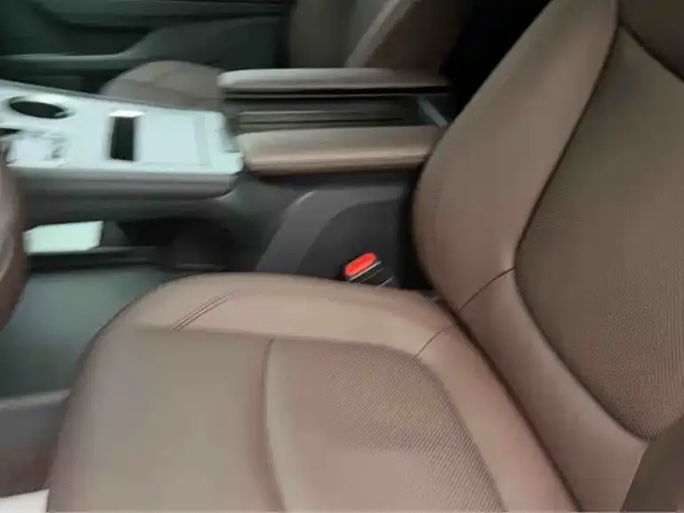 Toyota Granvia — фото 10