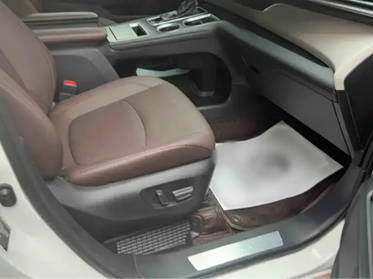 Toyota Granvia — фото 2