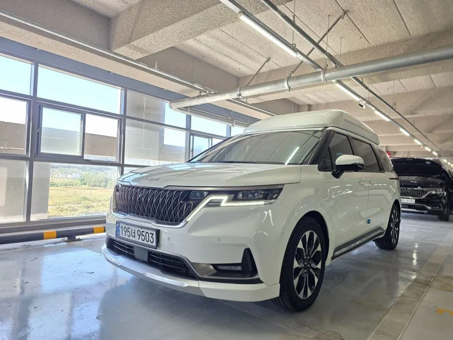Kia Carnival — фото 1