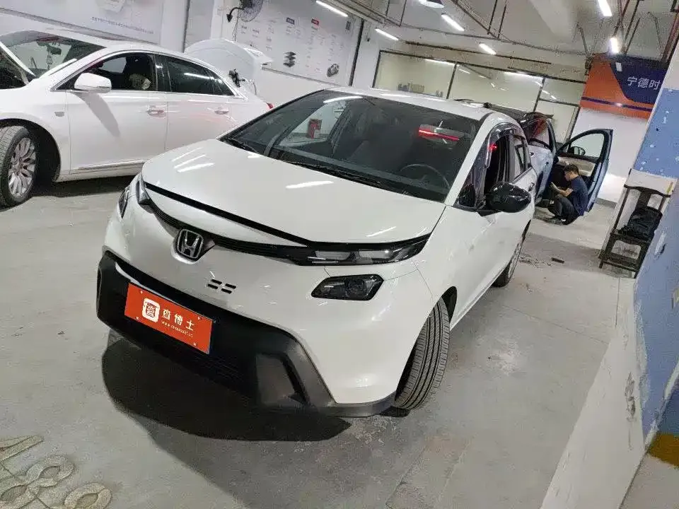 Honda Fit — фото 1
