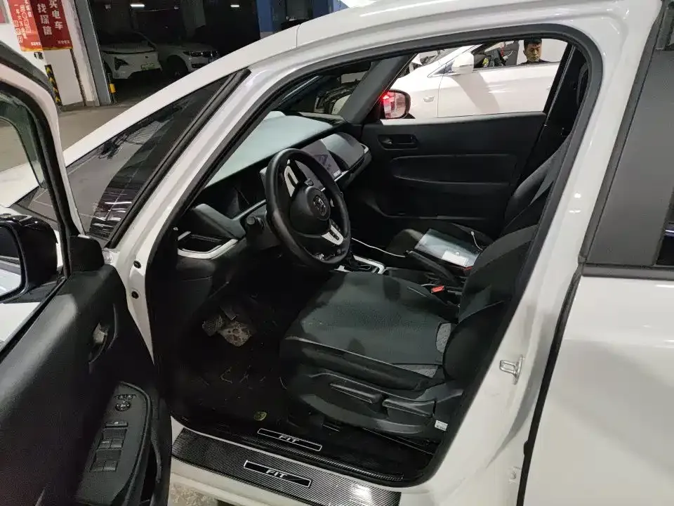 Honda Fit — фото 10