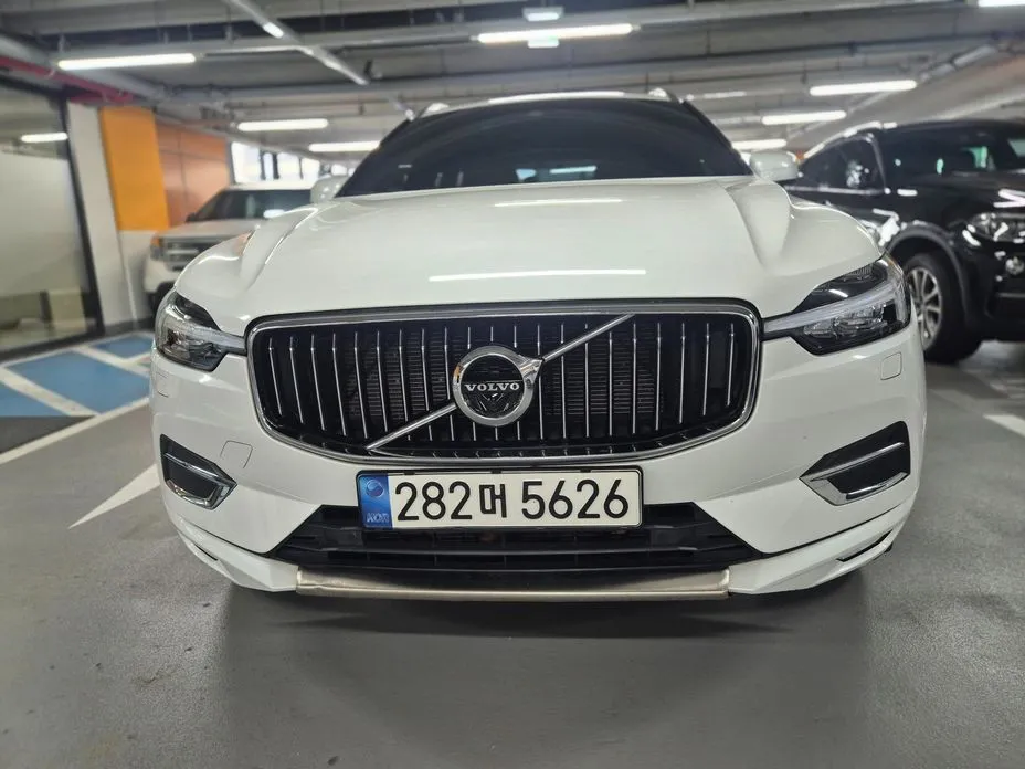 Volvo XC60 — фото 1