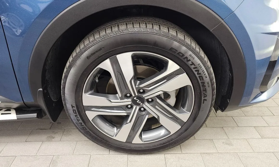 Kia Sorento — фото 8
