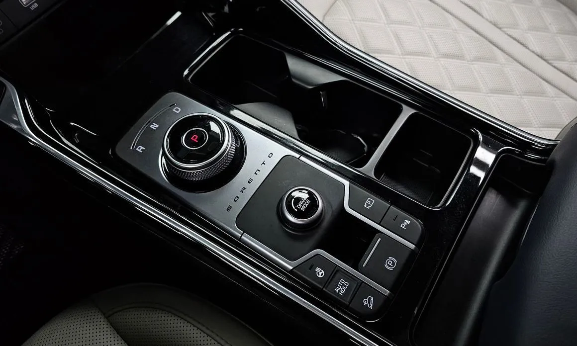 Kia Sorento — фото 4