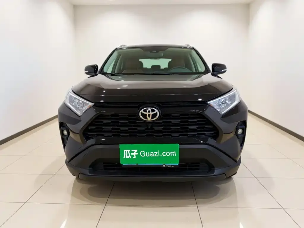 Toyota RAV4 — фото 2