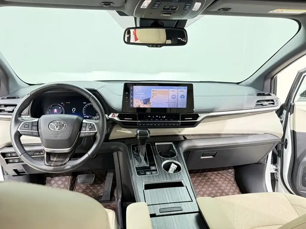 Toyota Sienna — фото 9