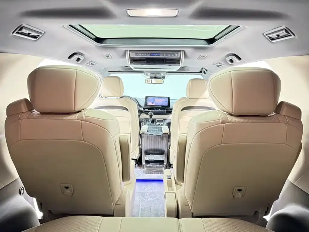 Toyota Sienna — фото 2