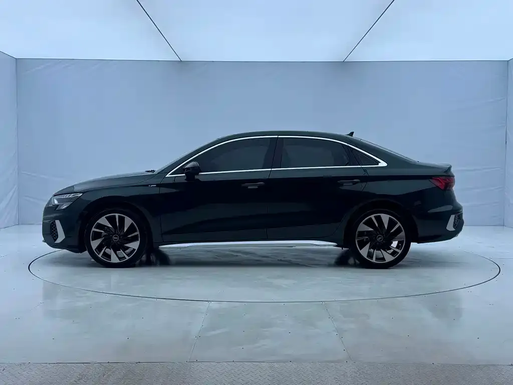 Audi A3 — фото 2