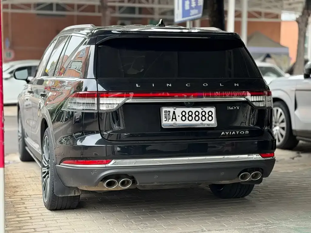 Lincoln Aviator — фото 10