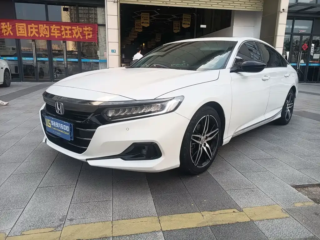 Honda Accord — фото 1