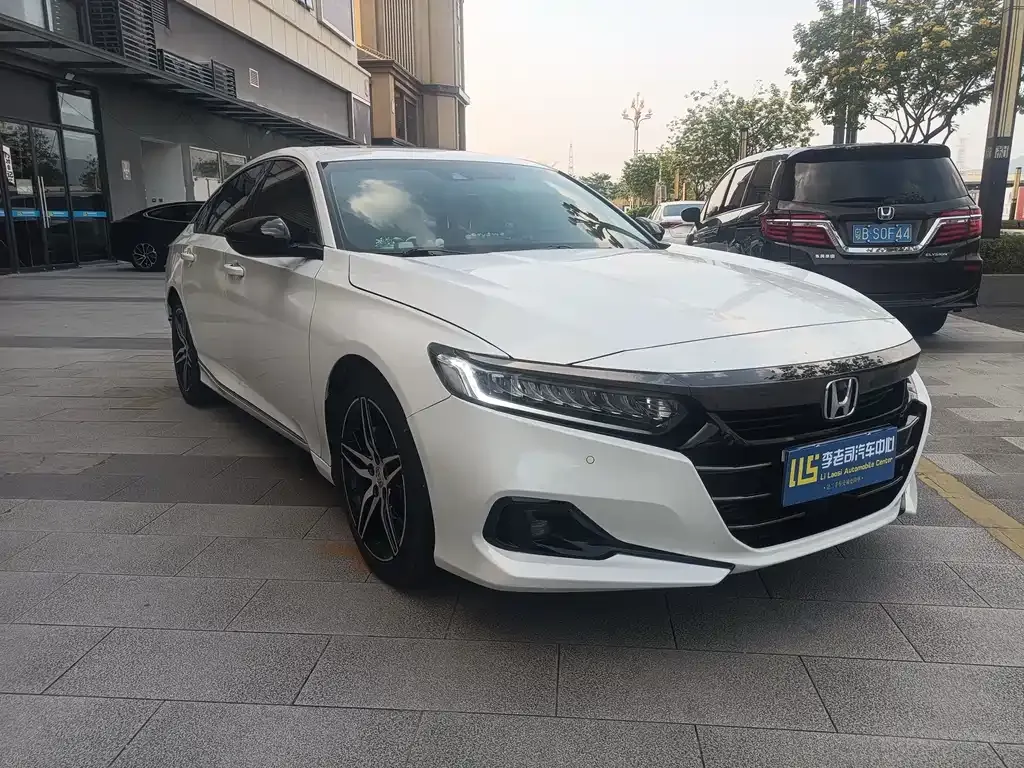 Honda Accord — фото 6