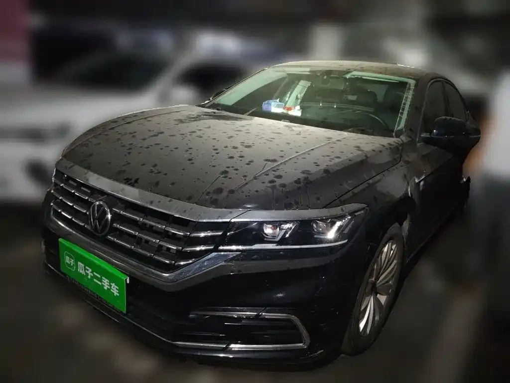 Volkswagen Passat — фото 1