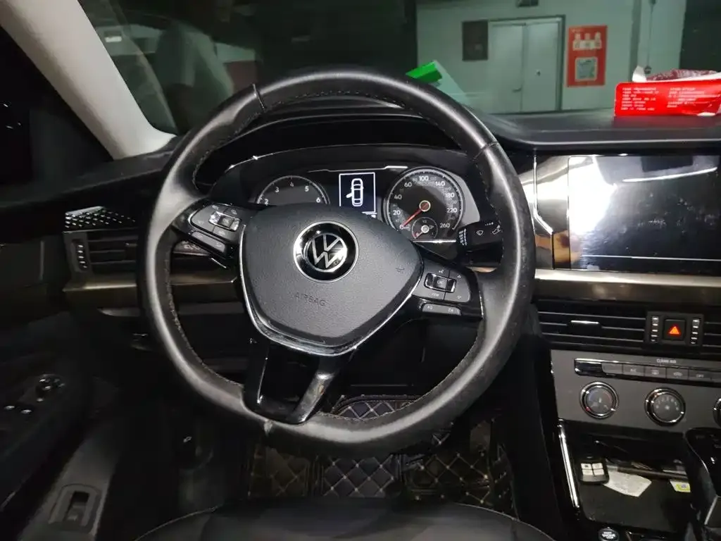 Volkswagen Passat — фото 4