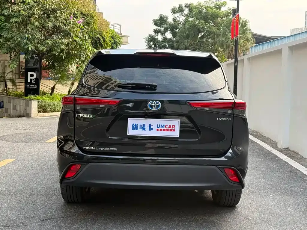 Toyota Highlander — фото 10
