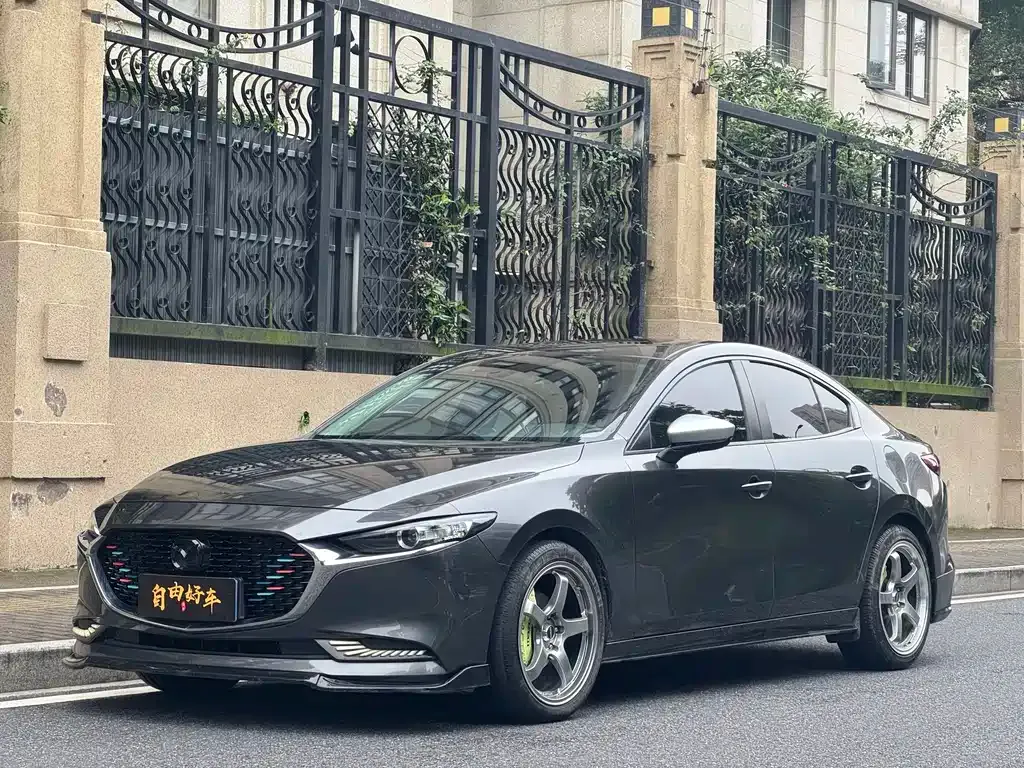 Mazda 3 Axela — фото 1